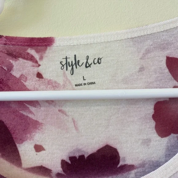 Pink Floral Pattern Top - Picture 4 of 4